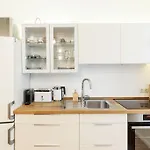 Stilvoll & Ruhig - Zentrale Top-Lage - King Bett