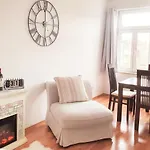 Stilvolles Apartment Mit 2 Schlafzimmern & Balkon - Nahe Flughafen, Porsche Und Messe