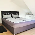 Kuschelige Dachgeschosswohnung Am Clarapark