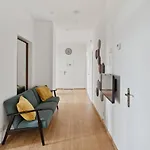 Apartment Fuer 13 Gaeste, 2 Baeder, 2 Loggia\'S, Leipzig Zentrum Ost