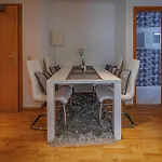 Wohnen Ueber Einem Mediterranen Restaurant,Apartment 2 Oder 3