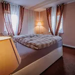 Wohnen Ueber Einem Mediterranen Restaurant,Apartment 2 Oder 3