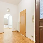 Enjoy Your Stay With Dkn Apartments - Mon-Sun - Late Night Check-In - Multilanguage - Near Railway Station - Witamy Serdecznie
