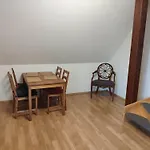 Ferienwohnung Mit 123Qm Fuer 8 Personen Mit Sehr Grossem Garten, Einfache Innen-Ausstattung