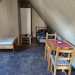 Ferienwohnung Mit 123Qm Fuer 8 Personen Mit Sehr Grossem Garten, Einfache Innen-Ausstattung