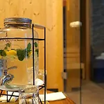 Best Western Plus Royal Suites