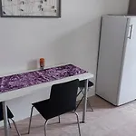 2 Zimmer Wohnung In Ruhiger Lage