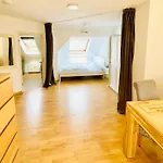 Fantastische Dachgeschosswohnung In Connewitz Nahe Karli - Platz Fuer Bis Zu 5 Personen - Tolle Lage Und Oeffentliche Verkehrsmittel