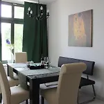 Leon Apartments