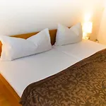 Hotel Am Gutspark Prager Gbr