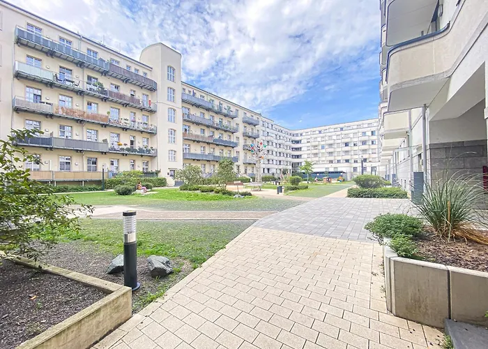 Grosse 3-Raum Luxus-Unterkunft Mit 2 Baedern, Waschtrockner & Kostenfreier Tiefgarage In Innenstadtnaehe