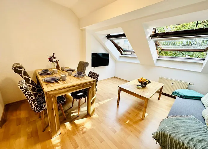 Fantastische Dachgeschosswohnung In Connewitz Nahe Karli - Platz Fuer Bis Zu 5 Personen - Tolle Lage Und Oeffentliche Verkehrsmittel