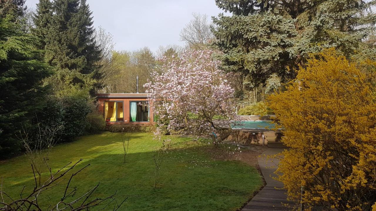 Mit Pool Und Grossem Garten Couette-café