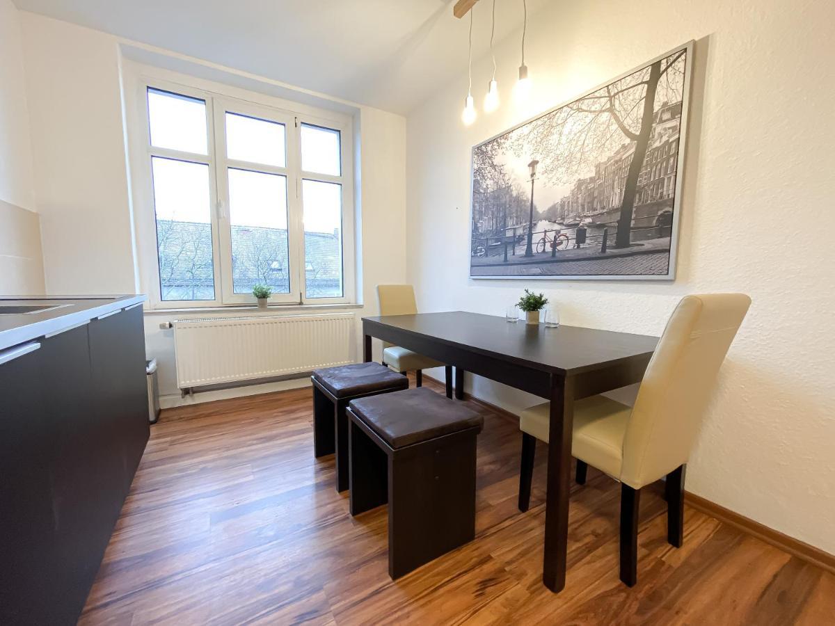 Komfortables Nah An Porsche & Flughafen - Schreibtisch, Sehr Schnelles Internet & Queensize-bett Appartement Leipzig