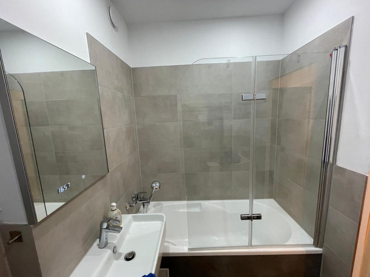 Appartement Zentrumsnahe Leipzig-Apartments, Nahe Ufz Und Bmw Inkl Parkplatz Und Fahrraeder *