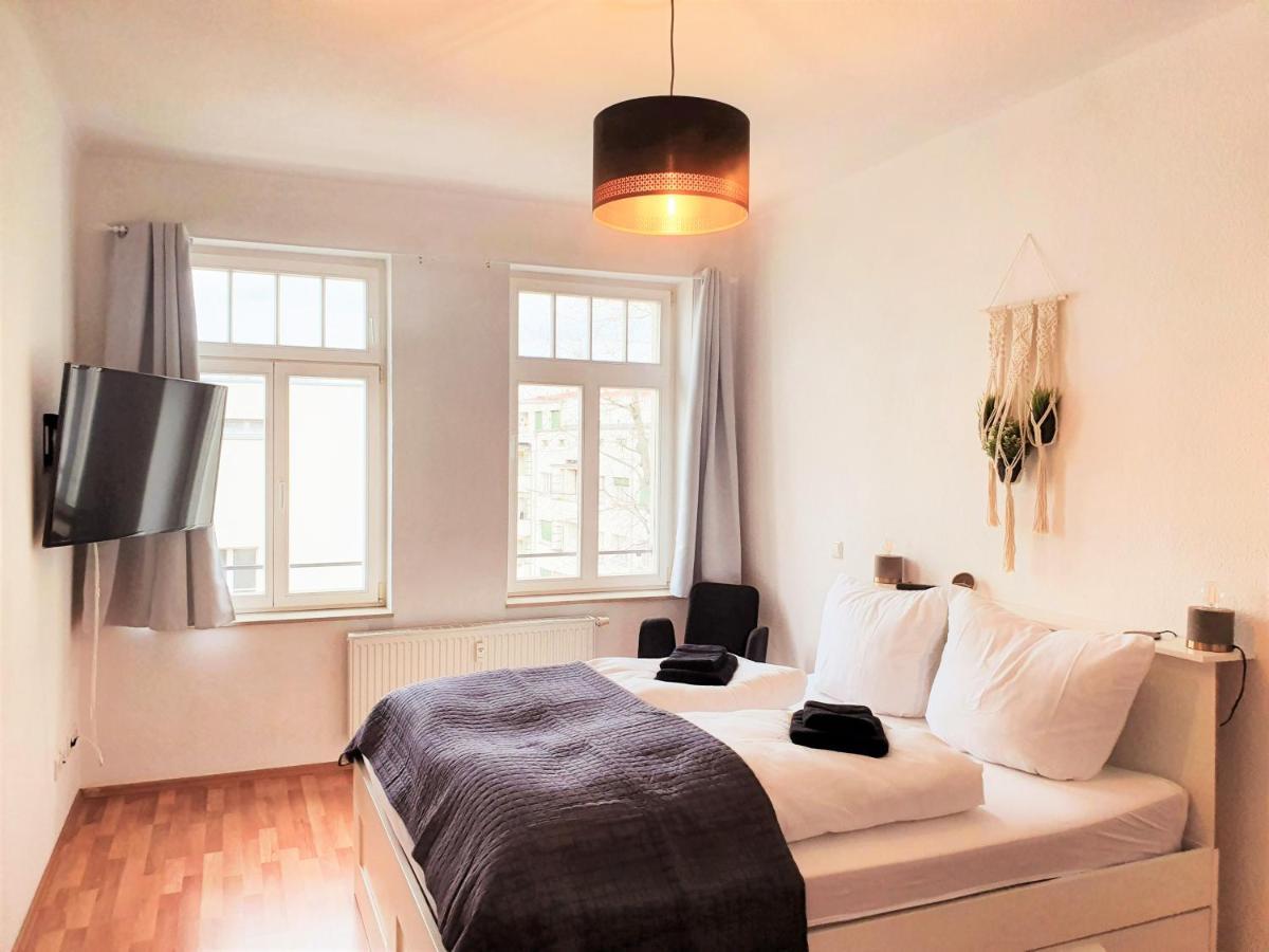 Stilvolles Mit 2 Schlafzimmern & Balkon - Nahe Flughafen, Porsche Und Messe Appartement