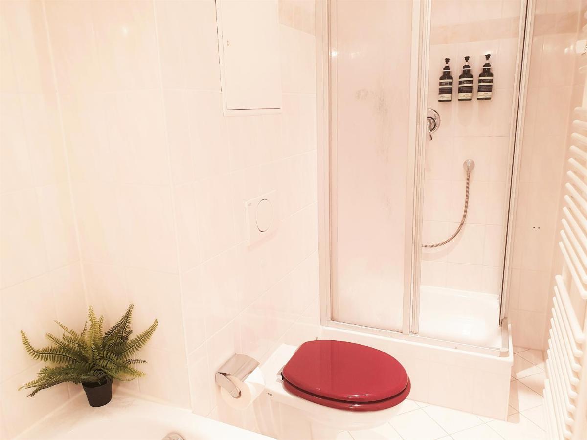 Appartement Stilvolles Mit 2 Schlafzimmern & Balkon - Nahe Flughafen, Porsche Und Messe