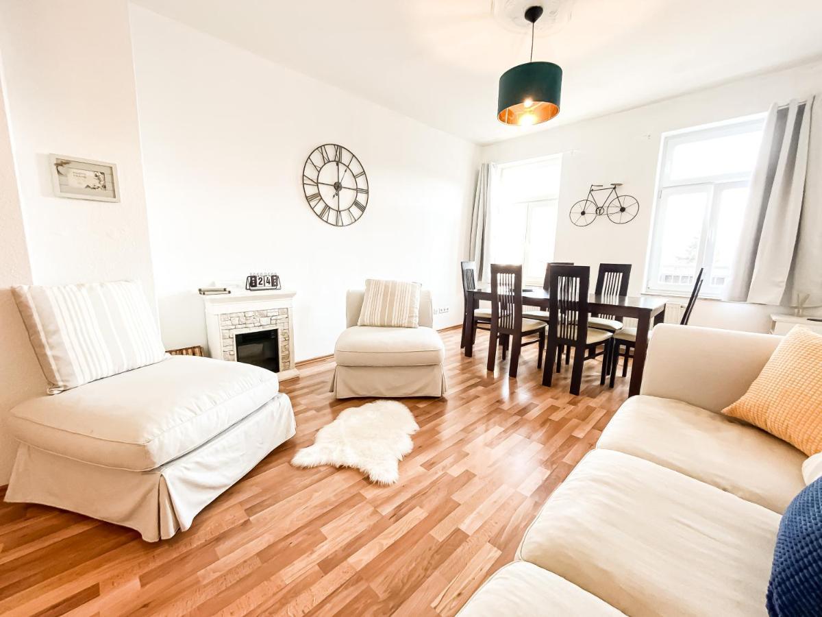 Stilvolles Mit 2 Schlafzimmern & Balkon - Nahe Flughafen, Porsche Und Messe * Leipzig