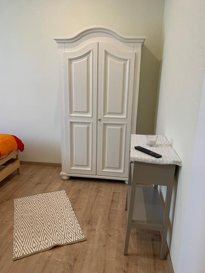 Senfbude - Wunderschoene Fuer 4 Personen Mit Terrasse & Stellplatz Aparthotel