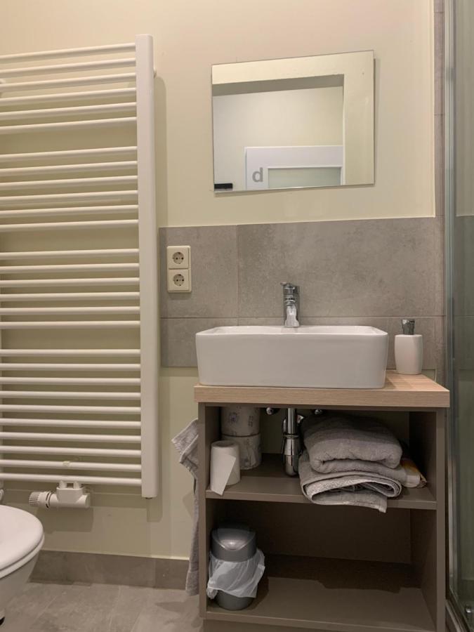 Senfbude - Wunderschoene Fuer 4 Personen Mit Terrasse & Stellplatz Aparthotel *