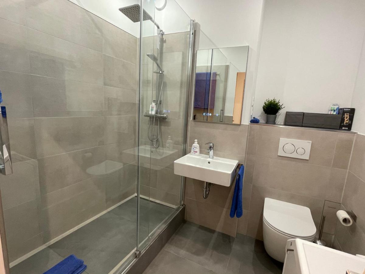 Appartement Zentrumsnahe Leipzig-Apartments, Nahe Ufz Und Bmw Inkl Parkplatz Und Fahrraeder