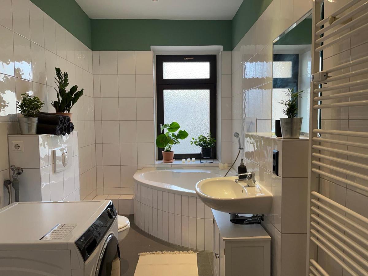 Stilvoller Altbau Mit Balkon - 10 Min To Center Appartement *