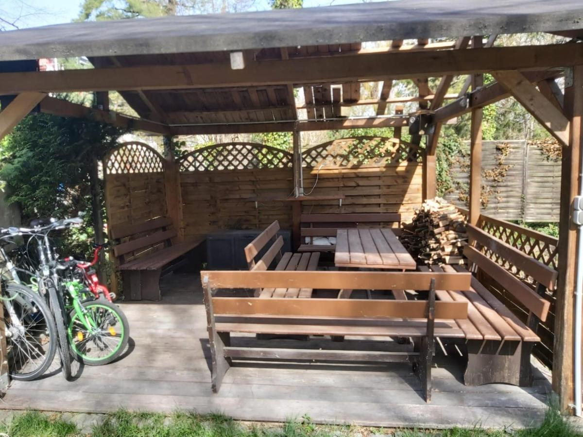 Mit 123qm Fuer 8 Personen Mit Sehr Grossem Garten, Einfache Innen-ausstattung *