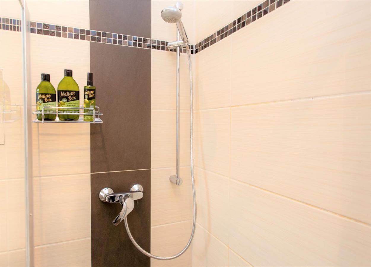 Luxus-apartment Im Herzen Von - Kostenloser Parkplatz In Videouberwachter Tiefgarage Appartement *
