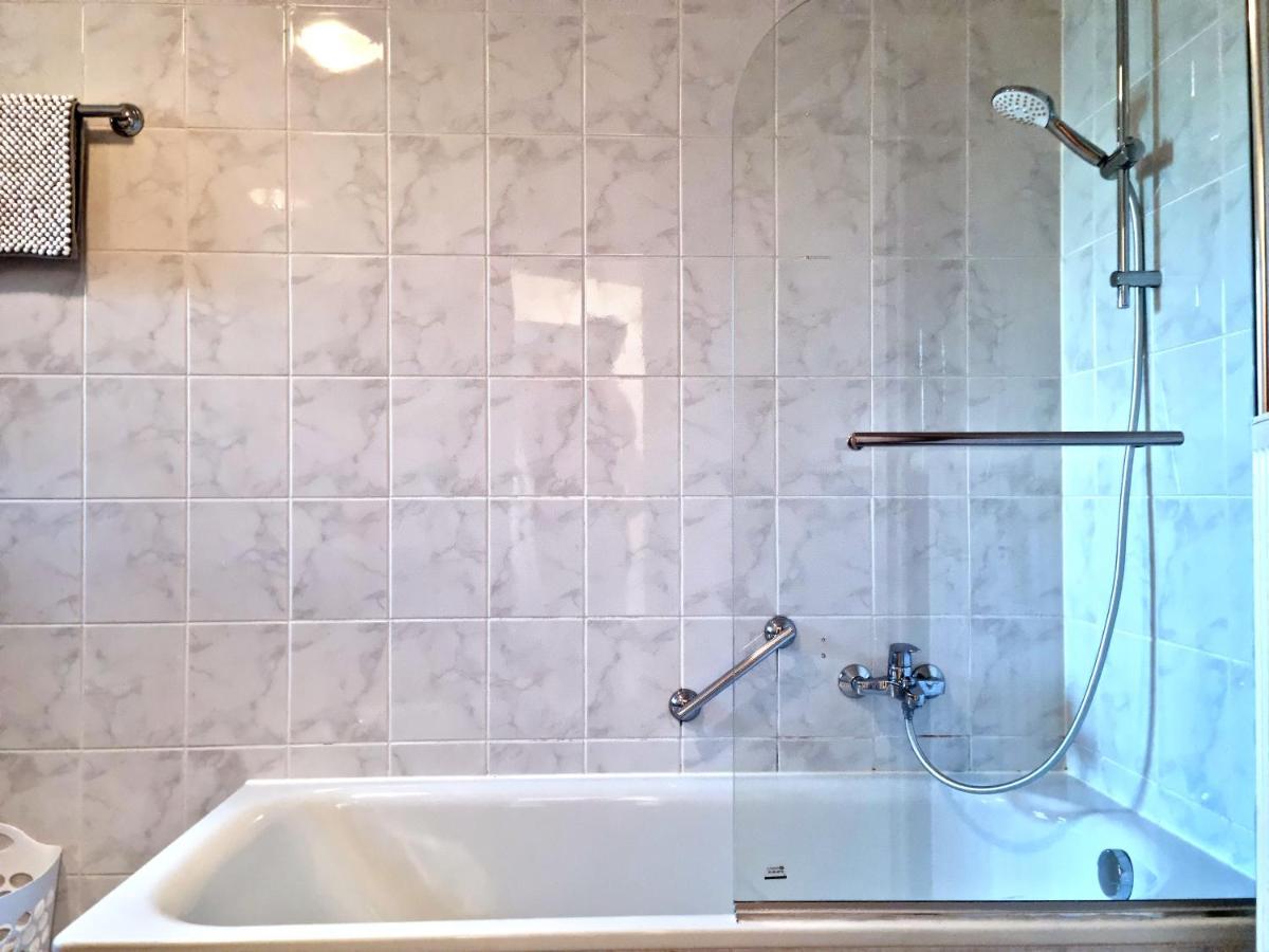 Appartement Brise Business Nahe Leipziger Messe - Porsche - Bmw - Dhl - Wlan - Parkplatz - Business Travelers Only *
