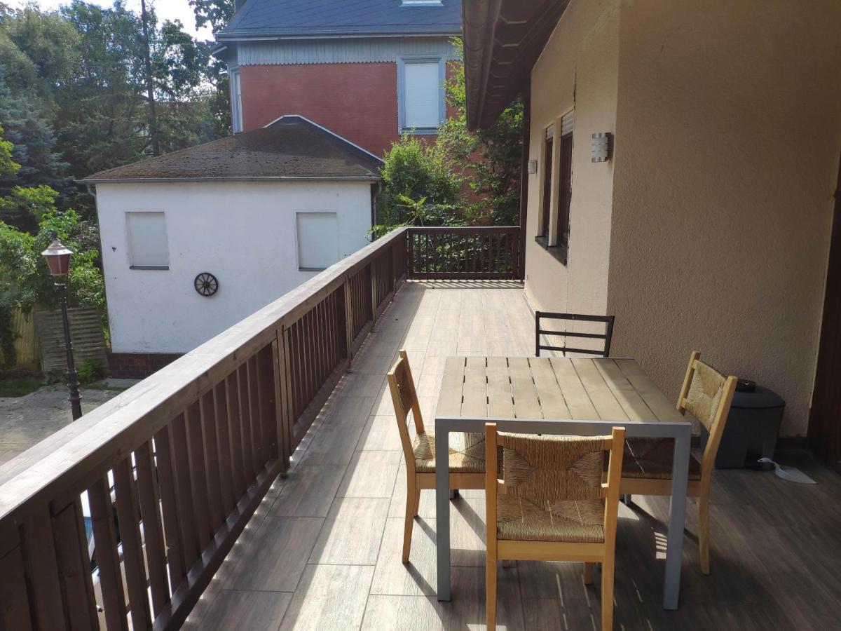 Mit 123qm Fuer 8 Personen Mit Sehr Grossem Garten, Einfache Innen-ausstattung *