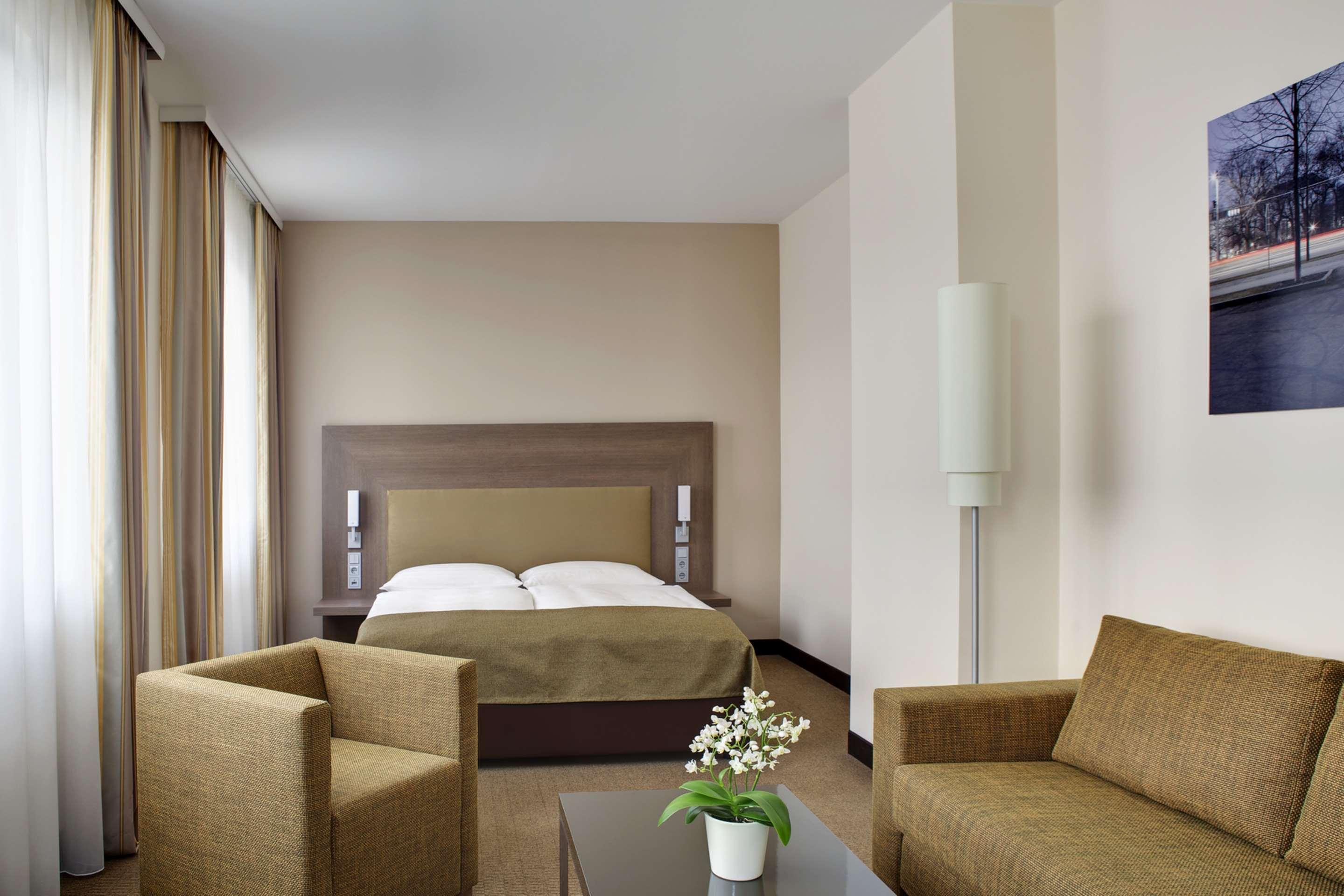 Intercityhotel 4*