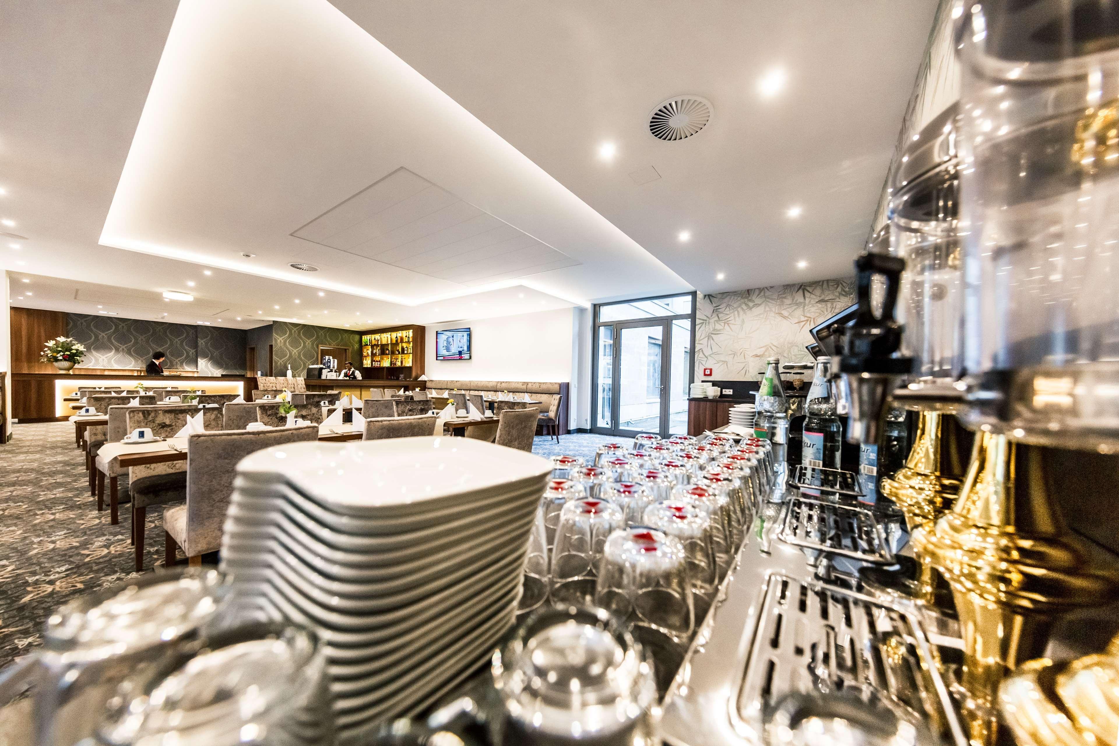 Western Royal Hotel 4*