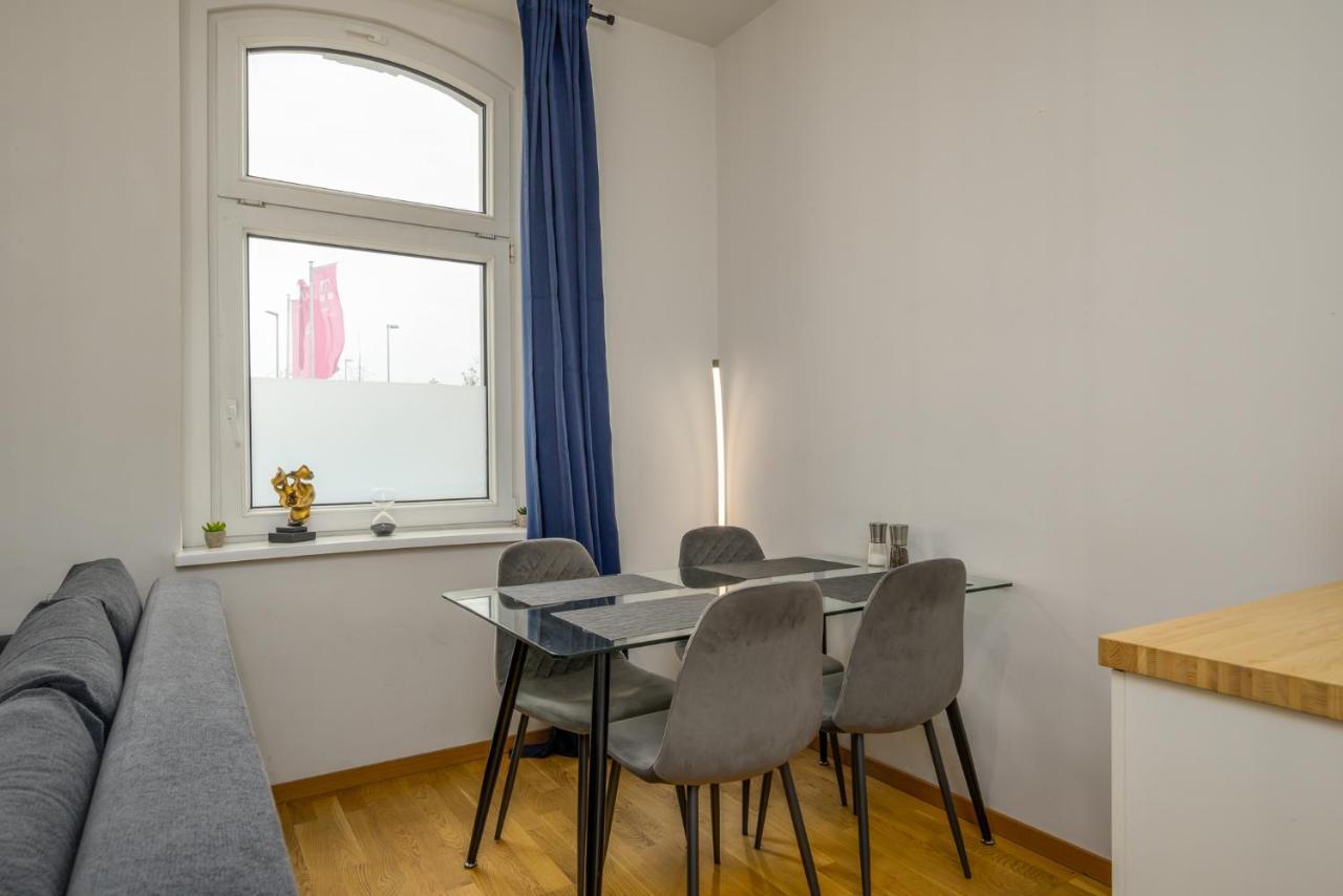Arbio I Retro Near Hauptbahnhof *