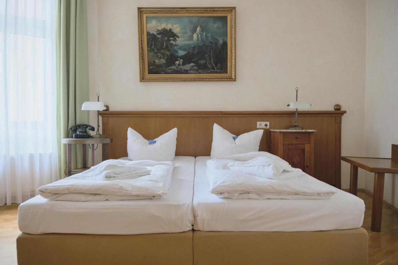 Jahrhunderthotel Hotel 3*