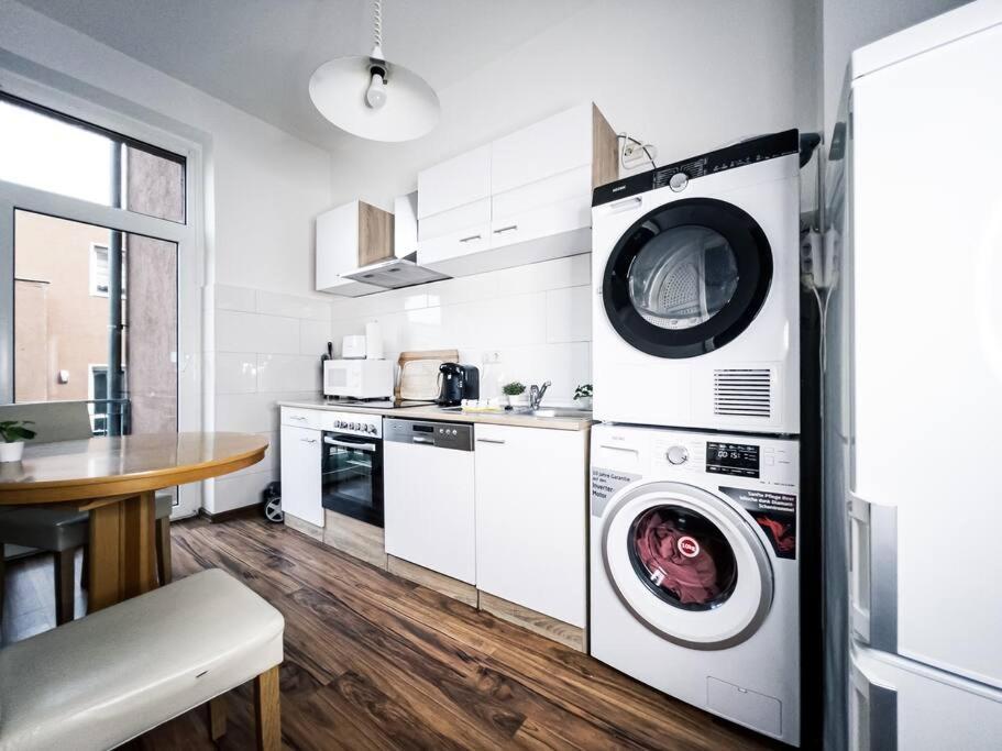 Appartement • 3 Bedroom Apt. Close To The Arena And Stadium *up To 8 People* *