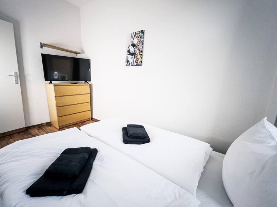 • 3 Bedroom Apt. Close To The Arena And Stadium *up To 8 People* Appartement