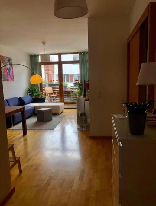 Schoene Im Zentrum Von *