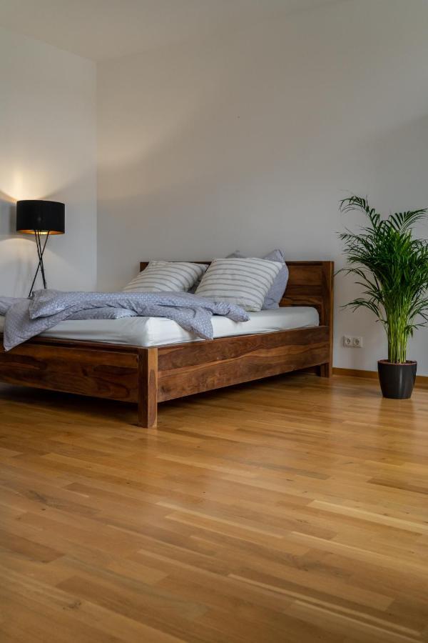 Appartement Koenig Residenz Nahe Bmw , Porsche , Dhl Und Messe
