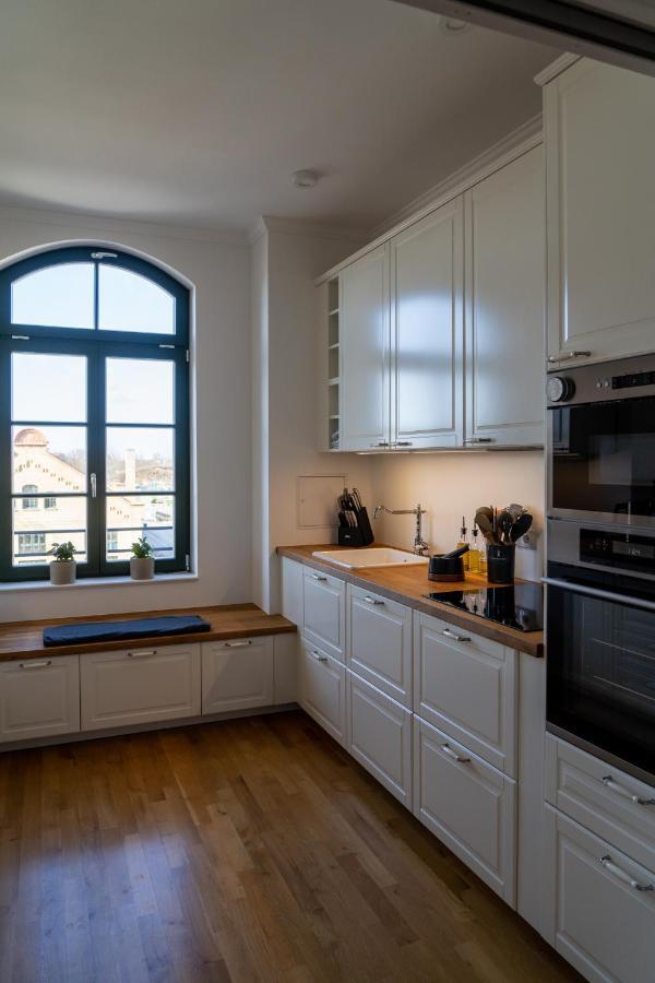 Appartement Koenig Residenz Nahe Bmw , Porsche , Dhl Und Messe
