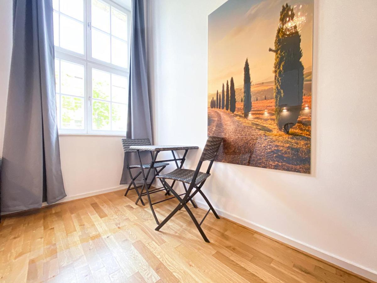 Apartment Grosse 3-raum Luxus-unterkunft Mit 2 Badern, Waschtrockner & Kostenfreier Tiefgarage In Innenstadtnahe