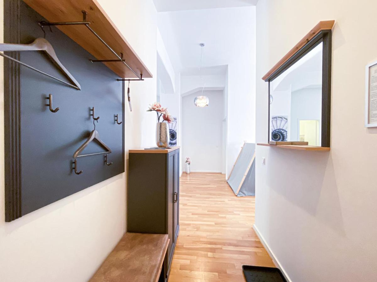Apartment Grosse 3-raum Luxus-unterkunft Mit 2 Badern, Waschtrockner & Kostenfreier Tiefgarage In Innenstadtnahe *