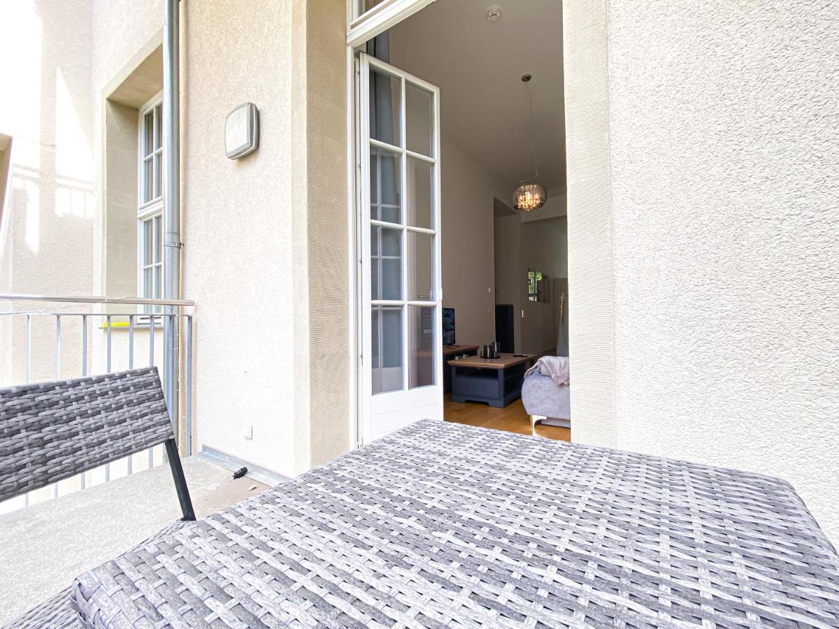 Grosse 3-raum Luxus-unterkunft Mit 2 Badern, Waschtrockner & Kostenfreier Tiefgarage In Innenstadtnahe Apartment *