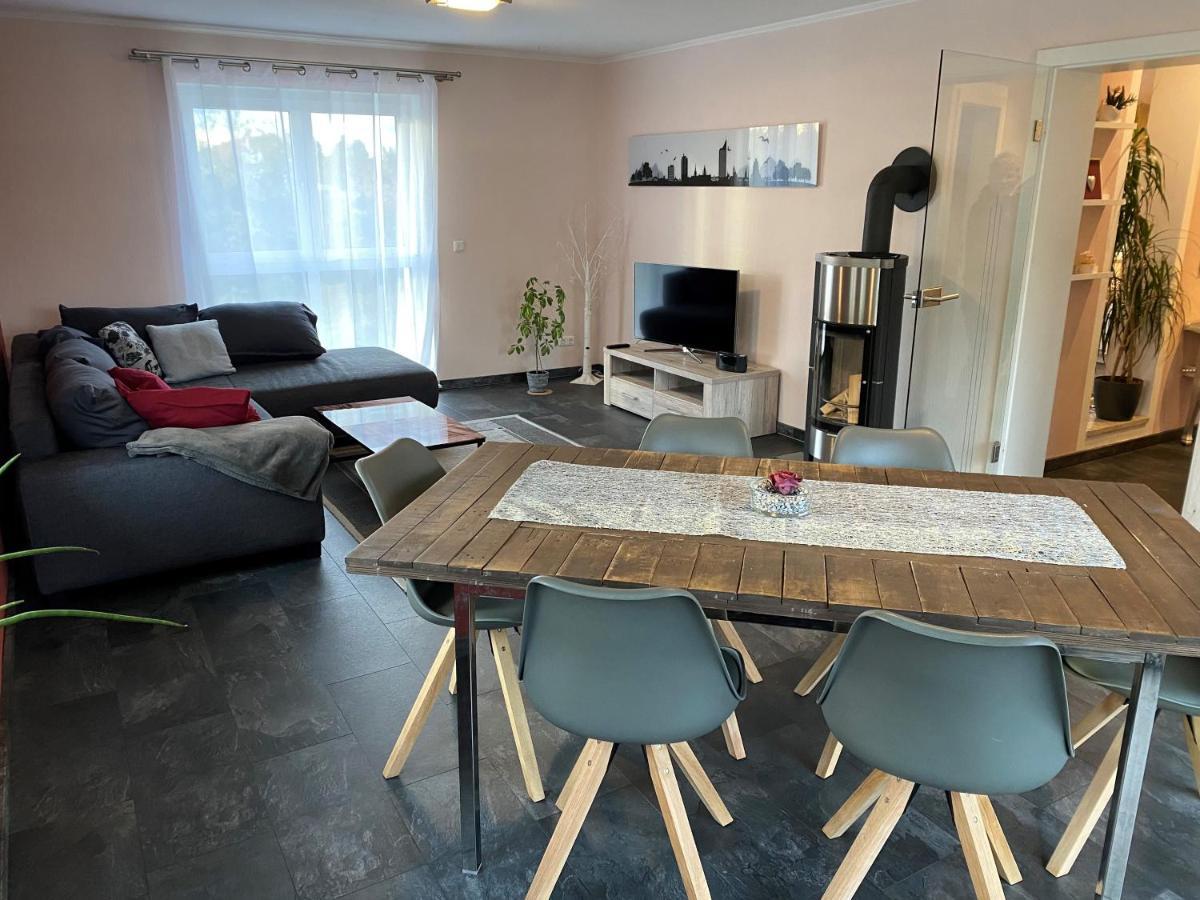 Appartement 90 Qm Wohnung, 3 Zimmer, Balkon & Grosse Kueche - In Seenaehe, Schnell In Der Stadt Leipzig