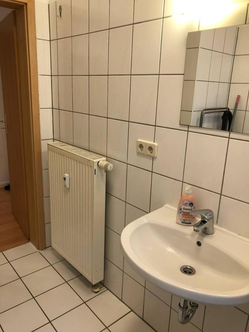 Apartment Monteurwohnung In Neuschoenefeld *