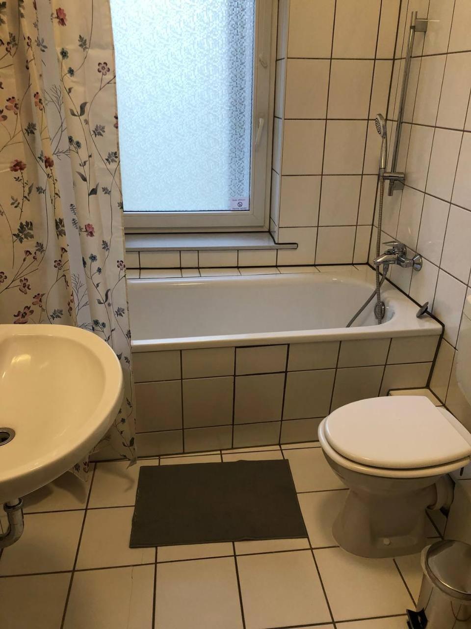 Monteurwohnung In Neuschoenefeld Apartment *