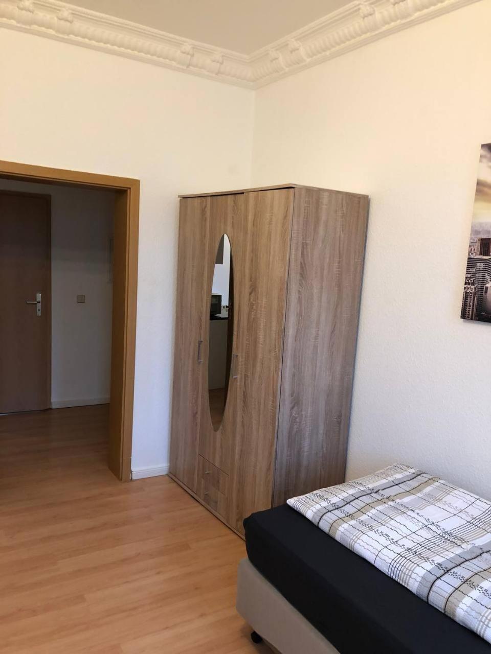 Apartment Monteurwohnung In Neuschoenefeld *
