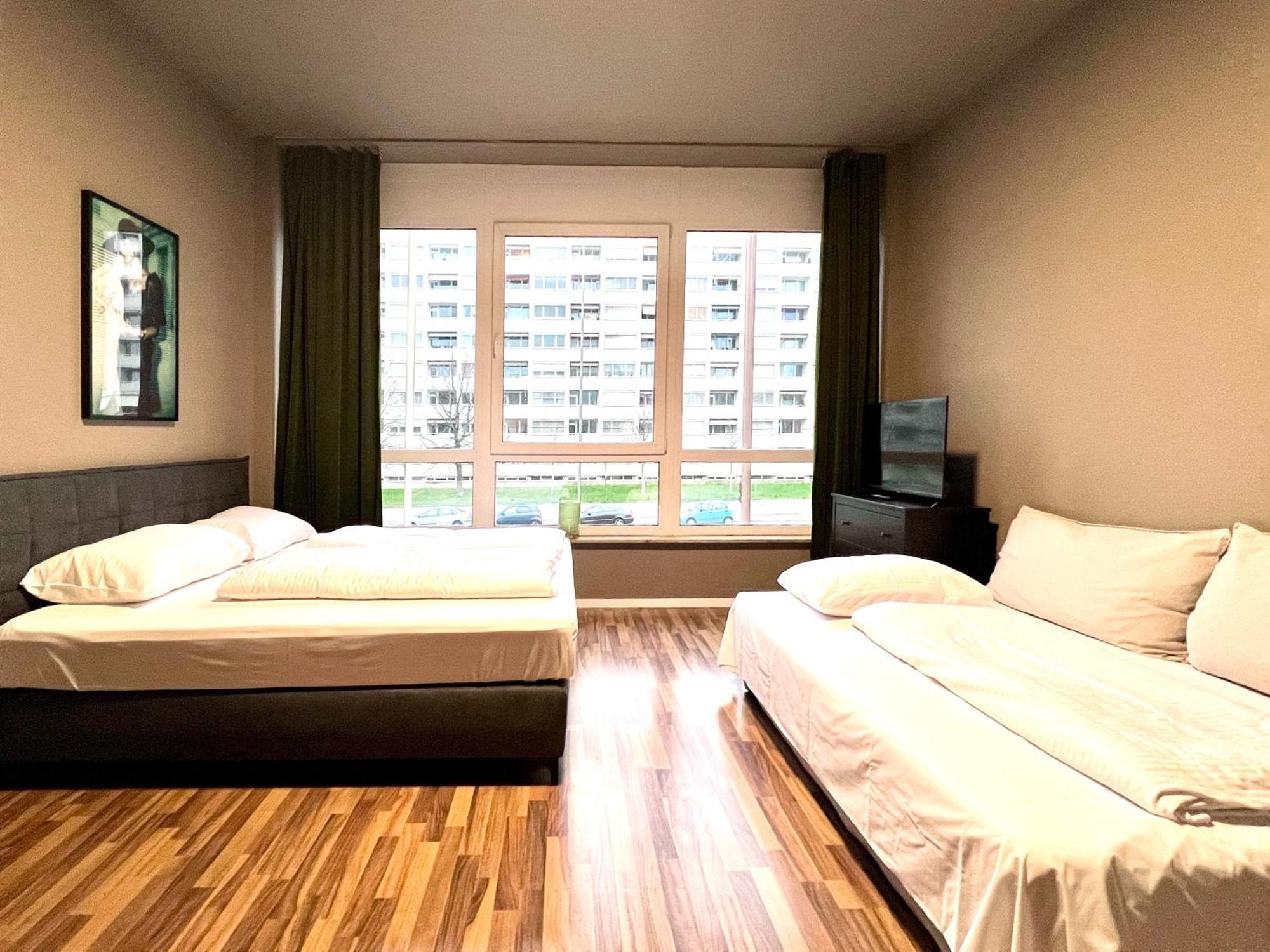 N8 - By Guest house *