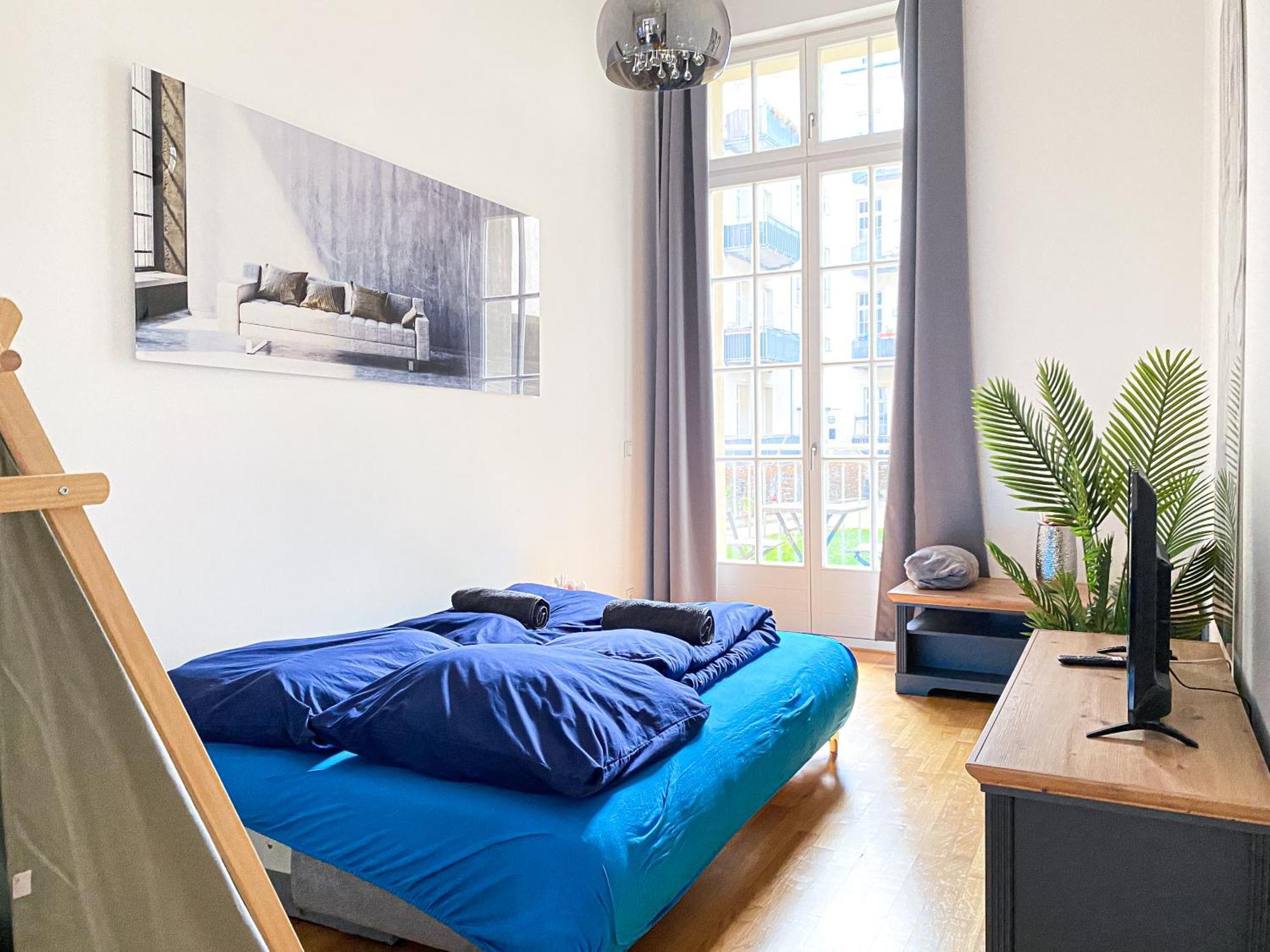 Grosse 3-raum Luxus-unterkunft Mit 2 Badern, Waschtrockner & Kostenfreier Tiefgarage In Innenstadtnahe
