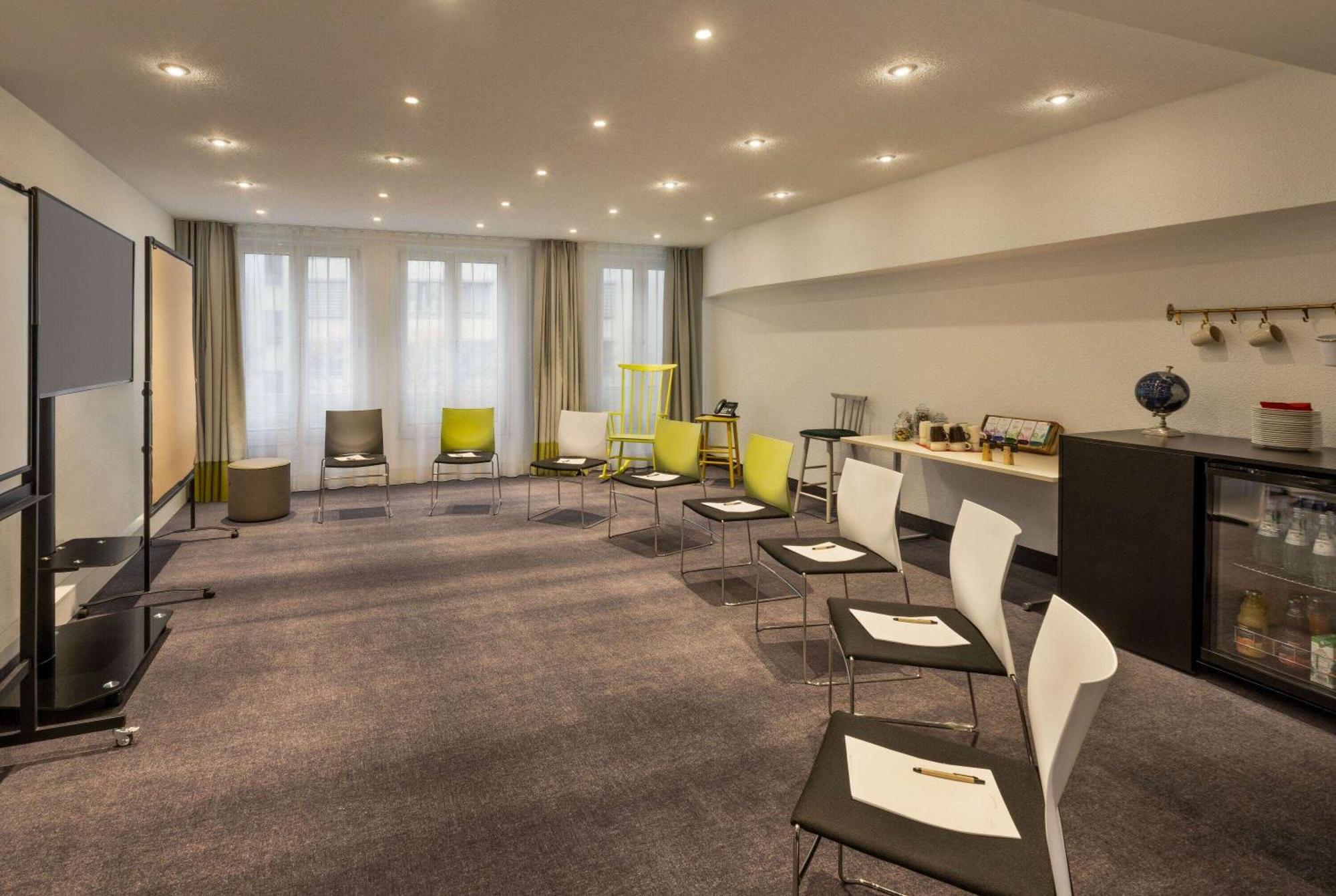Hotel Vienna House Easy 4*