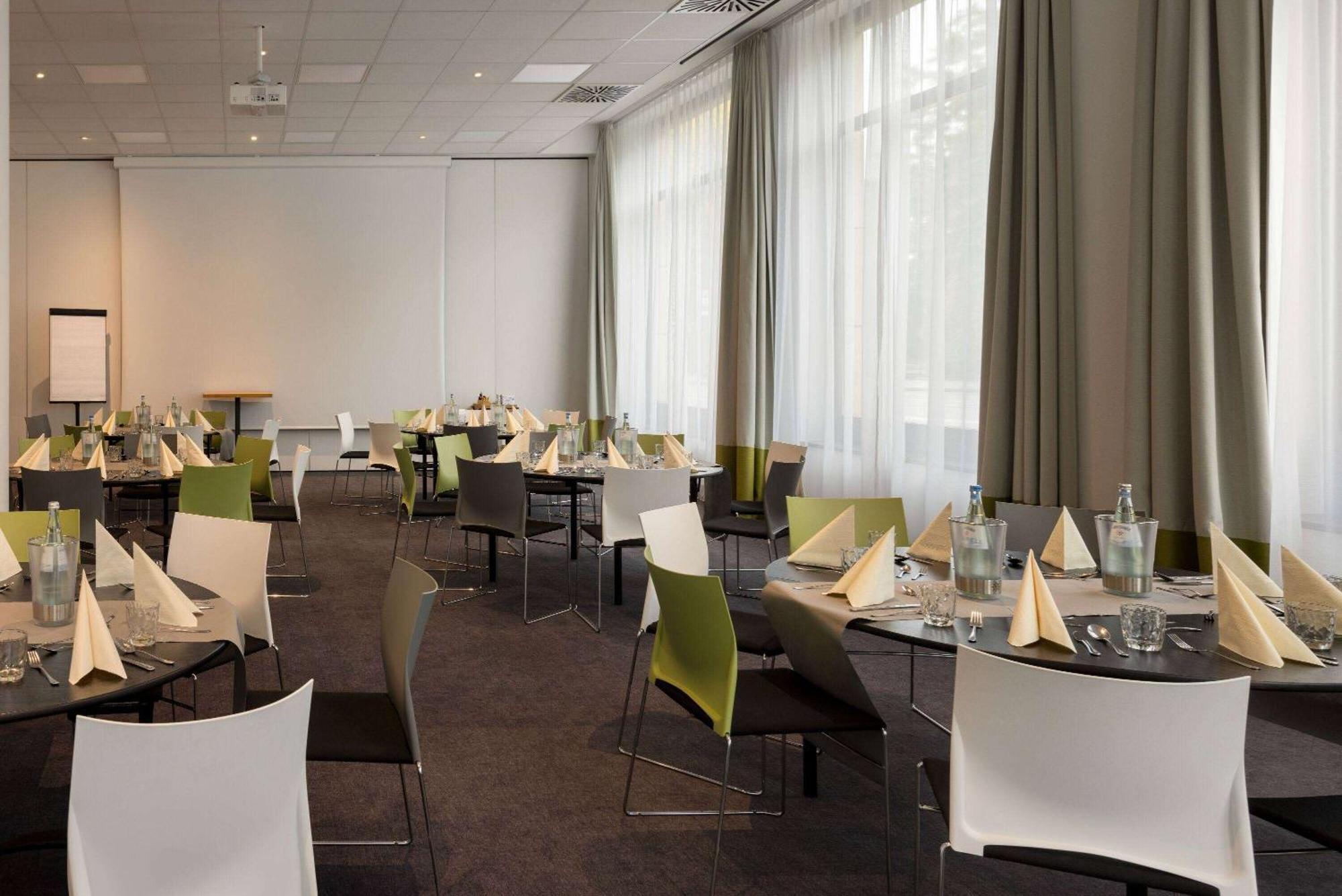 Hotel Vienna House Easy 4*